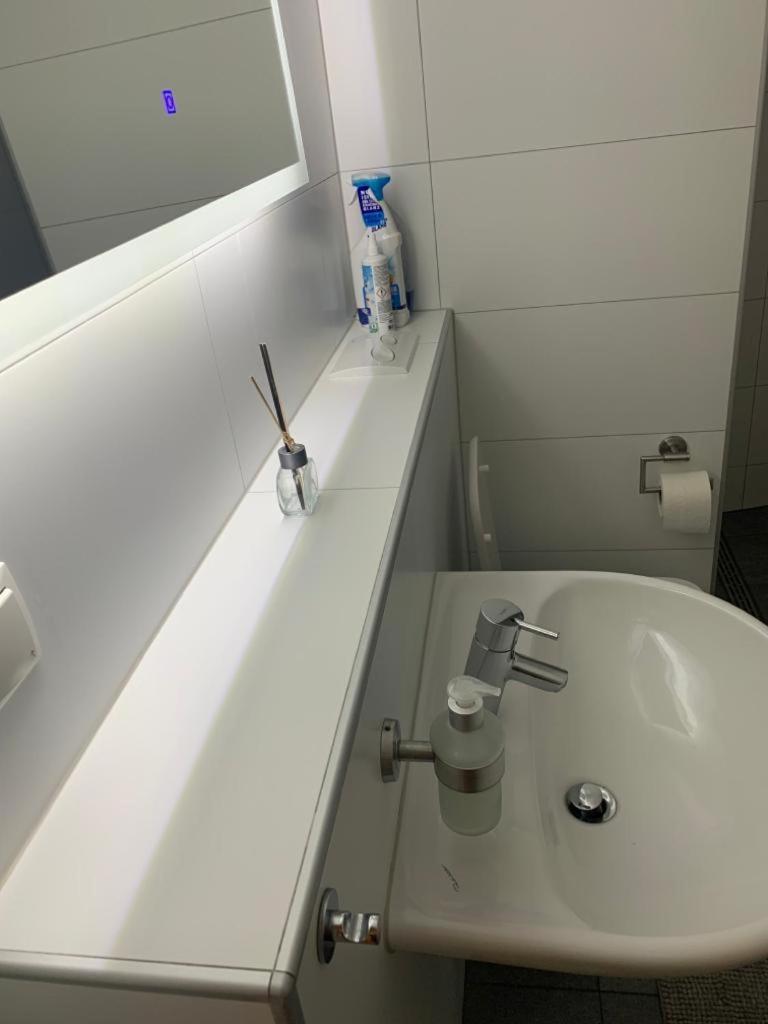 Theox Apartment No 6 Royal Blue Fuer 4 Personen Mannheim Room photo